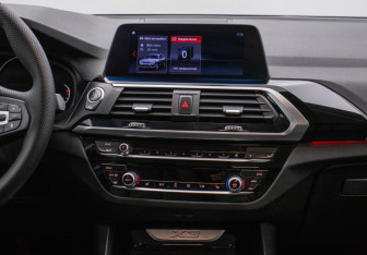 Подержанный автомобиль BMW X3 2020 года (14 фото)