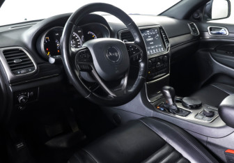 Подержанный автомобиль Jeep Grand Cherokee 2021 года (14 фото)