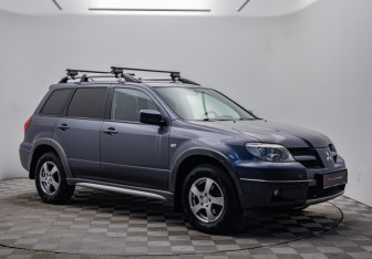 Подержанный автомобиль Mitsubishi Outlander 2006 года (7 фото)