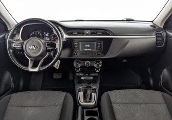 Подержанный автомобиль Kia Rio Hatchback 2021 года (12 фото)