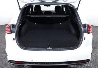 Подержанный автомобиль Kia Ceed Wagon 2022 года (20 фото)