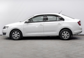 Подержанный автомобиль Skoda Rapid Liftback 2019 года (8 фото)