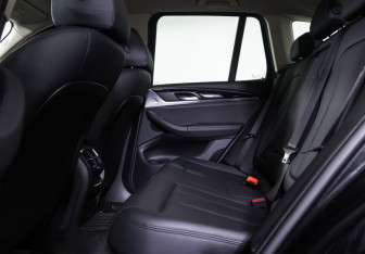 Подержанный автомобиль BMW X3 2019 года (11 фото)