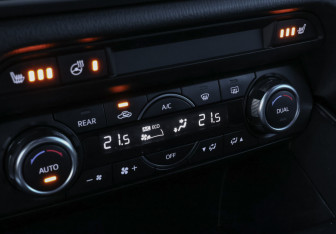 Подержанный автомобиль Mazda CX-9 2018 года (22 фото)