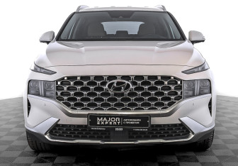 Подержанный автомобиль Hyundai Santa Fe 2022 года (2 фото)