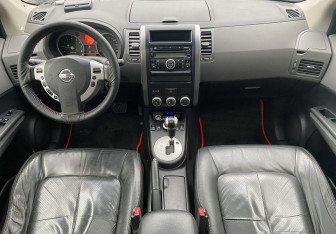 Подержанный автомобиль Nissan X-Trail 2007 года (10 фото)