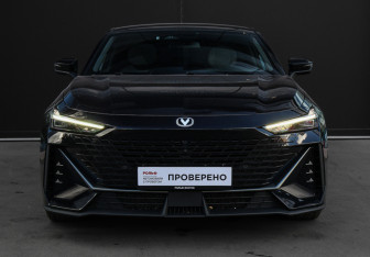Подержанный автомобиль Changan UNI-V 2023 года (2 фото)