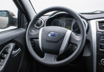 Подержанный автомобиль Datsun mi-DO 2015 года (15 фото)