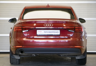 Подержанный автомобиль Audi A4 Sedan 2017 года (5 фото)