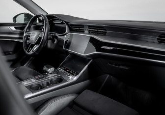 Подержанный автомобиль Audi A6 Sedan 2021 года (9 фото)