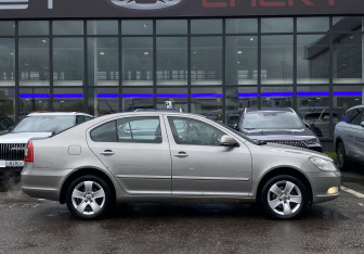 Подержанный автомобиль Skoda Octavia Liftback 2013 года (8 фото)