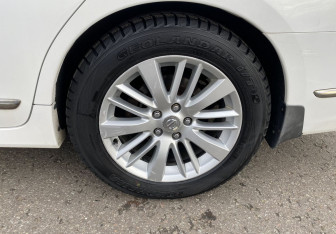 Подержанный автомобиль Nissan Teana 2012 года (12 фото)