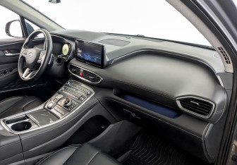 Подержанный автомобиль Hyundai Santa Fe 2022 года (11 фото)