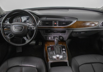 Подержанный автомобиль Audi A6 Sedan 2015 года (13 фото)