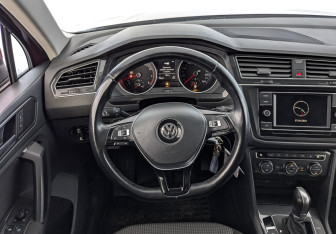 Подержанный автомобиль Volkswagen Tiguan 2018 года (22 фото)