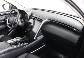 Подержанный автомобиль Hyundai Tucson 2023 года (10 фото)