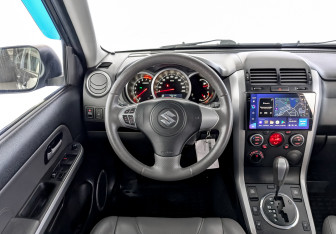 Подержанный автомобиль Suzuki Grand Vitara 2012 года (20 фото)