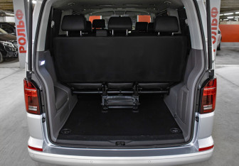 Подержанный автомобиль Volkswagen Caravelle 2021 года (10 фото)