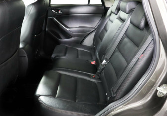 Подержанный автомобиль Mazda CX-5 2017 года (10 фото)