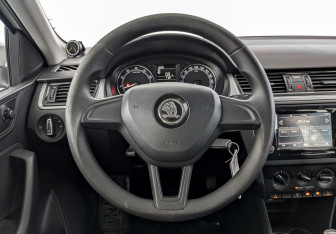 Подержанный автомобиль Skoda Rapid Liftback 2019 года (21 фото)