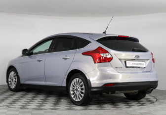 Подержанный автомобиль Ford Focus Hatchback 2013 года (7 фото)