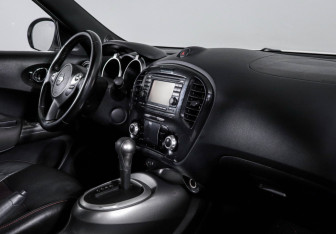 Подержанный автомобиль Nissan Juke 2011 года (9 фото)