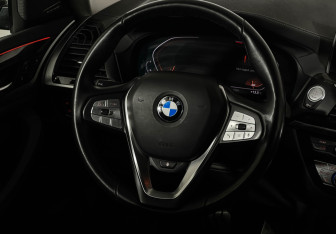 Подержанный автомобиль BMW X3 2020 года (15 фото)
