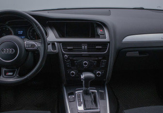 Подержанный автомобиль Audi A4 Sedan 2014 года (14 фото)
