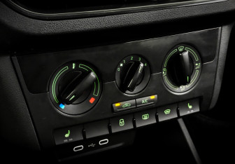 Подержанный автомобиль Skoda Rapid Liftback 2021 года (25 фото)