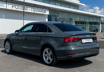 Подержанный автомобиль Audi A3 Sedan 2020 года (7 фото)