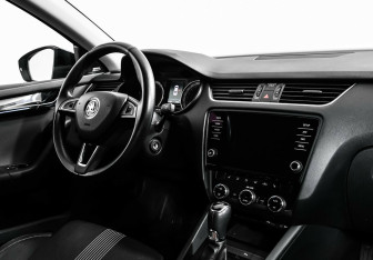 Подержанный автомобиль Skoda Octavia Liftback 2017 года (9 фото)
