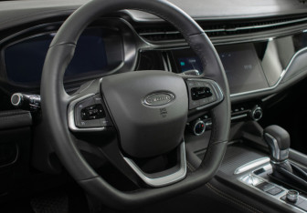 Подержанный автомобиль Omoda S5 2024 года (14 фото)