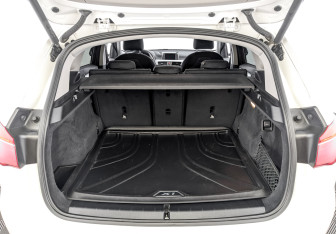 Подержанный автомобиль BMW X1 2019 года (10 фото)