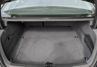 Подержанный автомобиль Audi A6 Sedan 2012 года (10 фото)