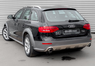Подержанный автомобиль Audi A4 allroad 2010 года (7 фото)