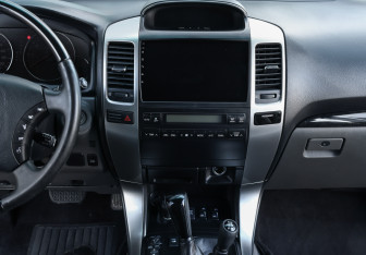 Подержанный автомобиль Toyota Land Cruiser Prado 2008 года (17 фото)