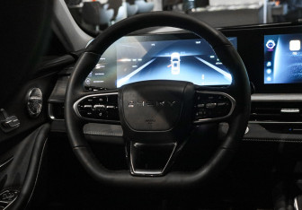 Подержанный автомобиль Chery Arrizo 8 2024 года (12 фото)