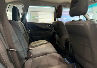 Подержанный автомобиль Mitsubishi Space Star Compactvan 2004 года (11 фото)