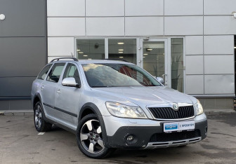 Подержанный автомобиль Skoda Octavia Wagon 2012 года (3 фото)