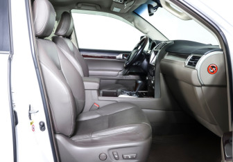 Подержанный автомобиль Lexus GX 2017 года (11 фото)