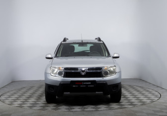 Подержанный автомобиль Dacia Duster 2010 года (2 фото)
