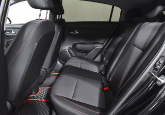 Подержанный автомобиль Kia Rio Hatchback 2021 года (15 фото)