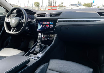Подержанный автомобиль Skoda Superb Liftback 2025 года (9 фото)