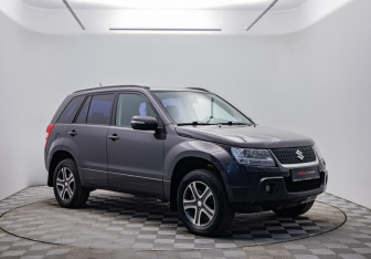 Подержанный автомобиль Suzuki Grand Vitara 2011 года (3 фото)