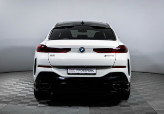 Подержанный автомобиль BMW X6 2021 года (6 фото)
