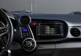Подержанный автомобиль Honda Insight Hatchback 2009 года (10 фото)