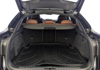 Подержанный автомобиль BMW X6 2018 года (10 фото)