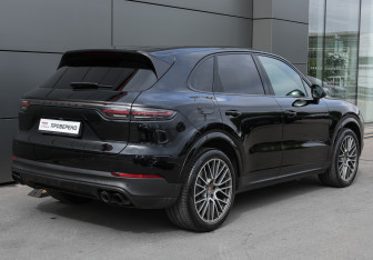 Подержанный автомобиль Porsche Cayenne 2022 года (5 фото)