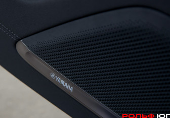 Подержанный автомобиль Zeekr 001 2024 года (13 фото)