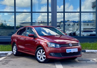 Подержанный автомобиль Volkswagen Polo Sedan 2012 года (3 фото)